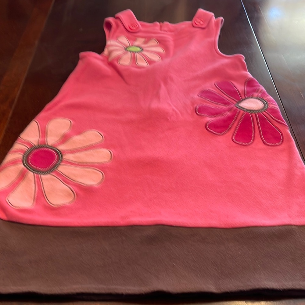 Hartstrings coral dress with oversized daisies, size 8, NS home.